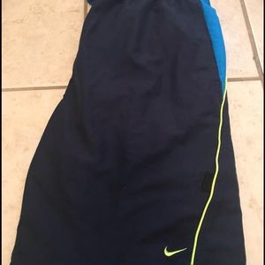 NIKE men’s athletic shorts size XL